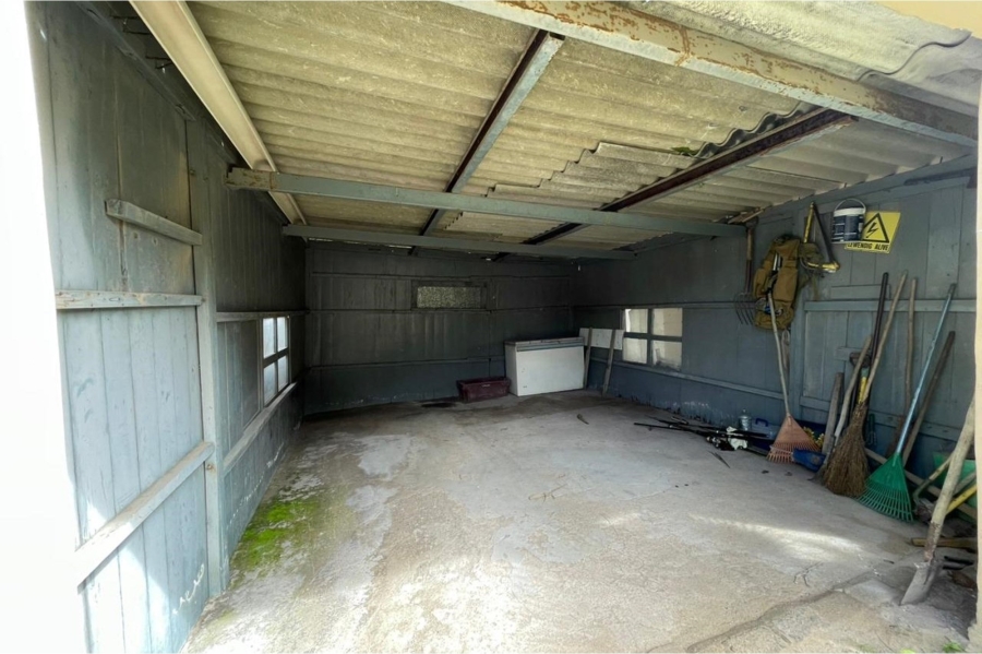 5 Bedroom Property for Sale in Stompneus Bay Western Cape